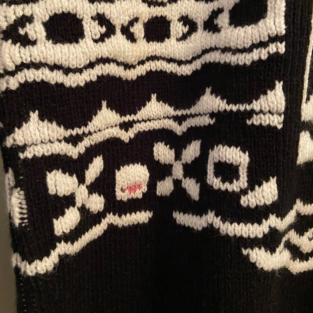 Black and White Knit Sweater - Picture 9 of 15